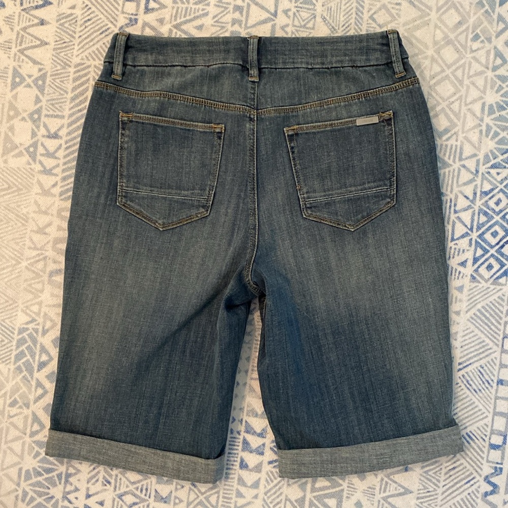 Chico’s So Slimming Girlfriend Denim Shorts - Picture 7 of 8